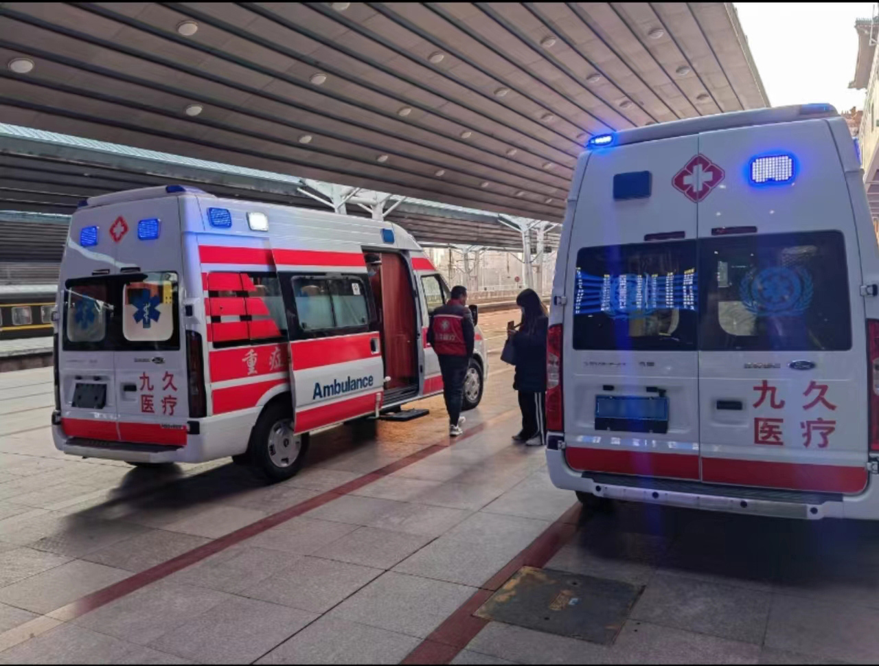 蒲江县救护车长途转运